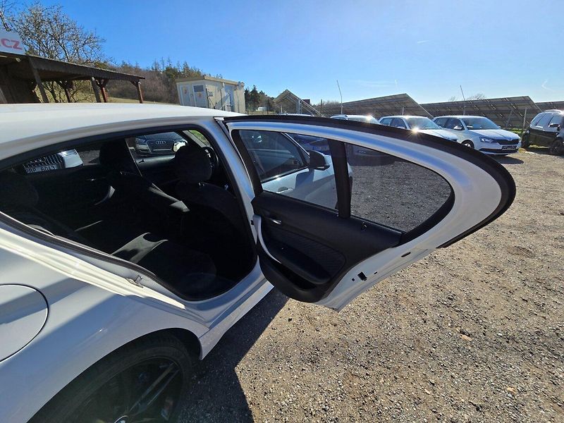BMW Řada 1 (2016) 118D 110KW Mpacket - fotka 19 z 24