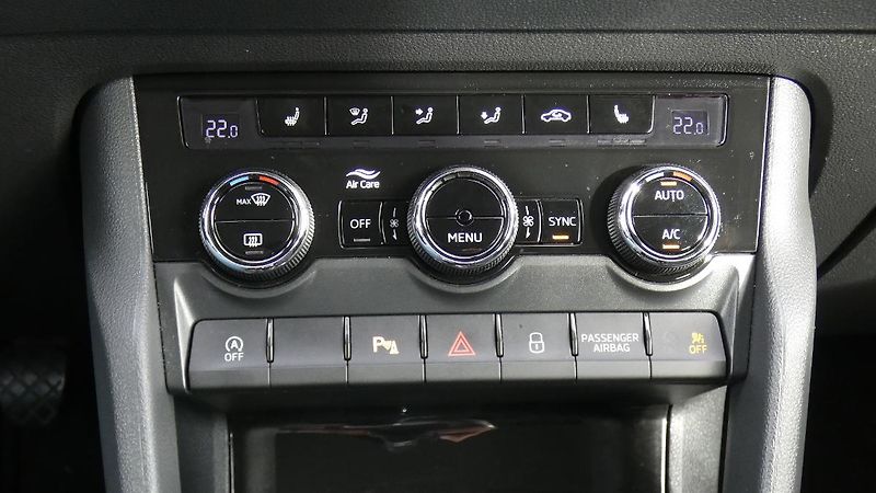 Škoda Karoq 2.0 TDI Style - fotka 16 z 22