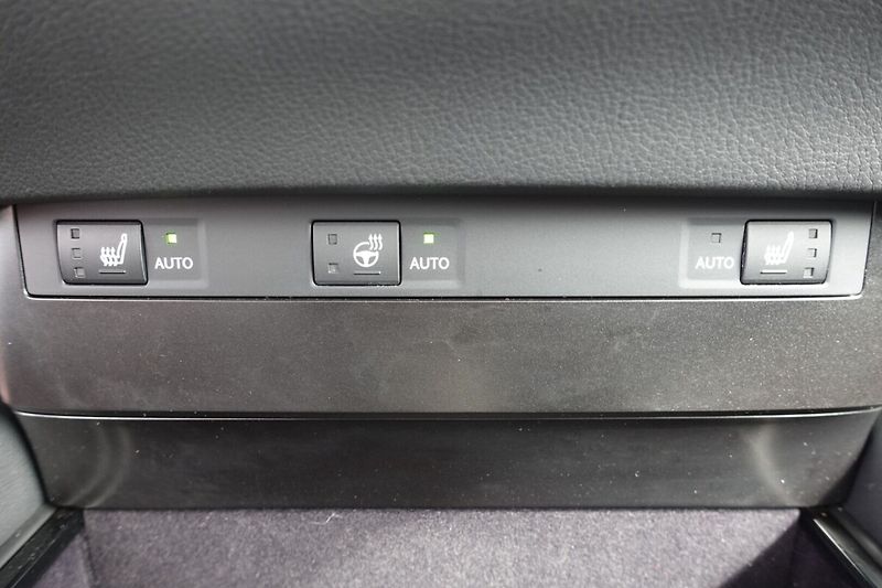 Lexus ES 300h ES300h Business Edition - fotka 24 z 37