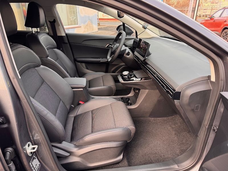 MG MG4 (2025) Electric Exclusive (64 kWh) - fotka 16 z 34
