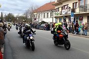 Z příjezdu spanilé jízdy motocyklů do Poděbrad.