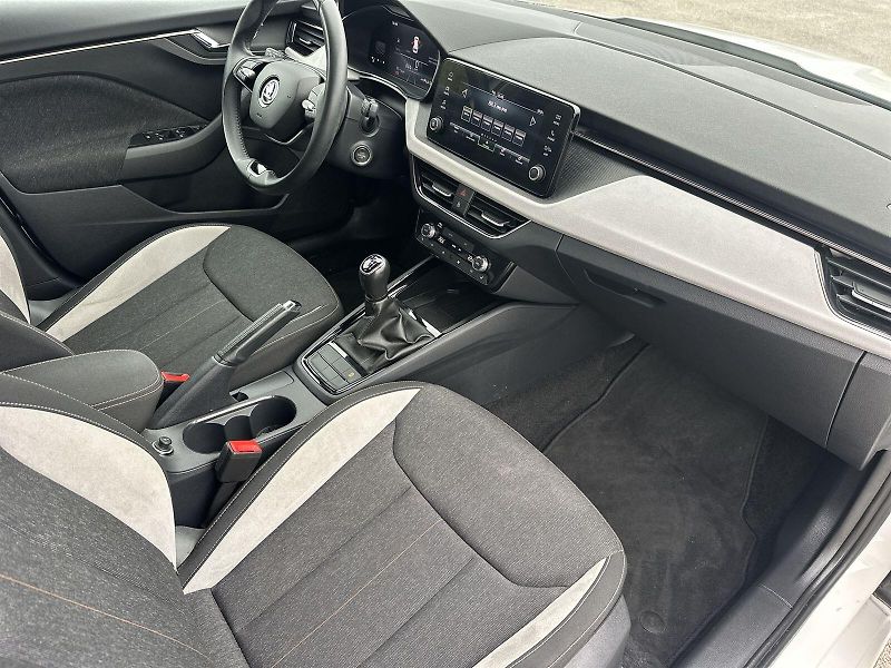 Škoda Kamiq (2024) 1.0 TSI Top Selection - fotka 10 z 31
