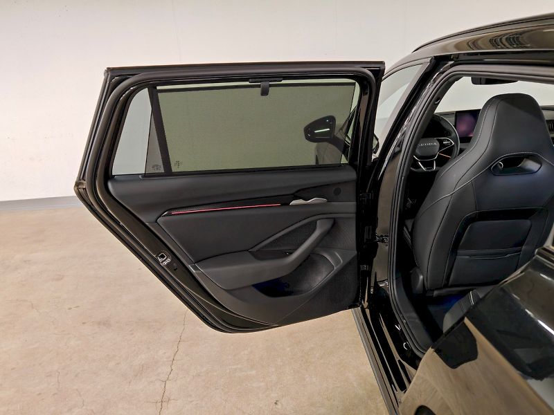 Škoda Superb (2025) Combi 2.0 TDI 142 kW DSG 4x4 S - fotka 27 z 36