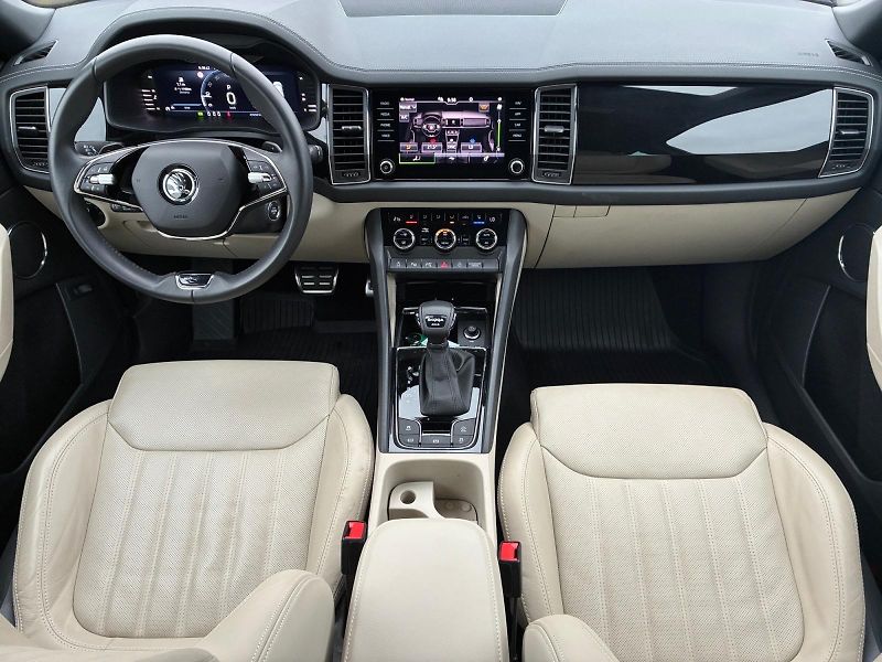Škoda Kodiaq (2023) L&K 2.0TSI 140kW DSG 4x4 TAŽNÉ - fotka 9 z 11