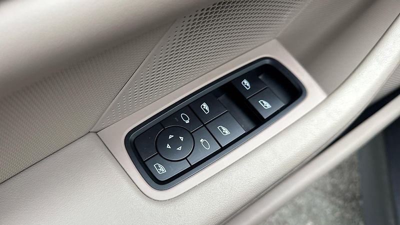 Porsche Taycan Sport Turismo - fotka 27 z 29