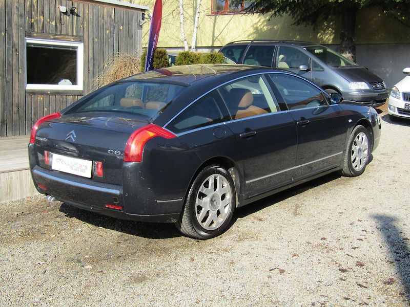 Citroën C6 (2008) 2.7 TDI AUTOMAT 1.MAJITEL - fotka 11 z 38