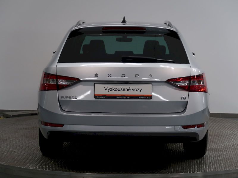 Škoda Superb (2022) iV STYLE 1.4TSI 160KW DSG - fotka 9 z 44