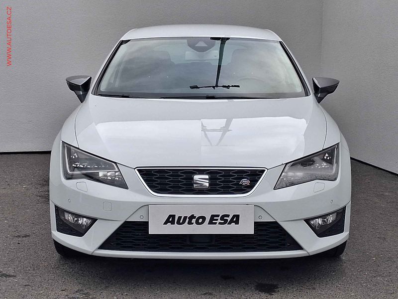 Seat Leon (2015) 2.0TDi, DSG, LED, navi - fotka 2 z 18