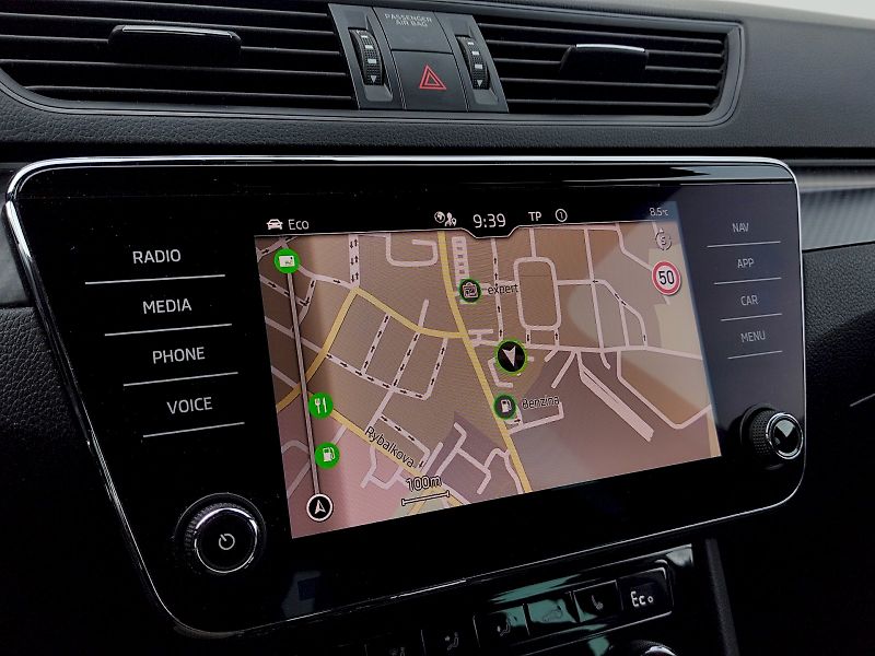 Škoda Superb (2020) iV 1,4 Tsi 150 Kw SportLine DS - fotka 20 z 37