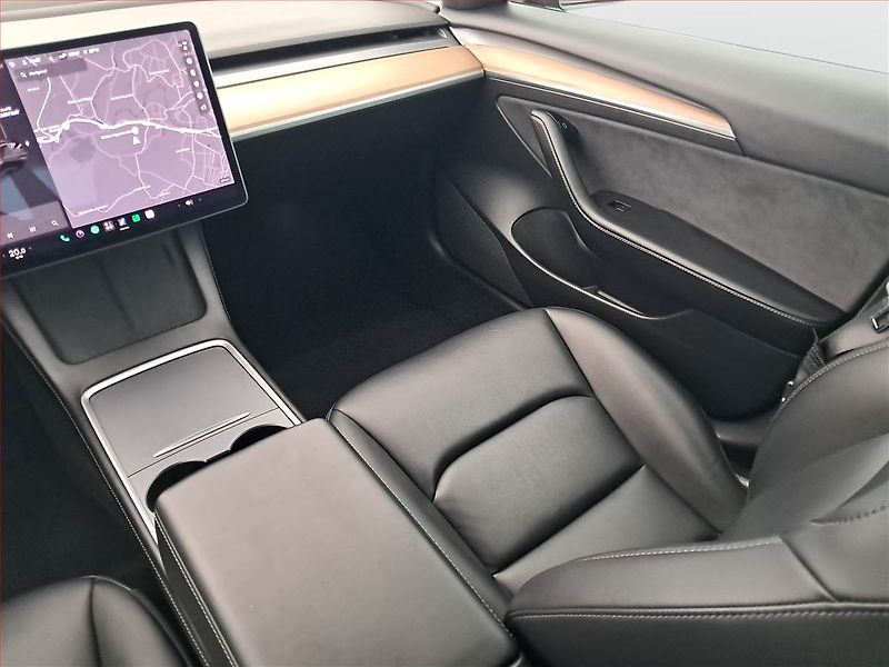 Tesla Model 3 (2021) Long Range 4WD 82kWh, SoH 87% - fotka 8 z 21