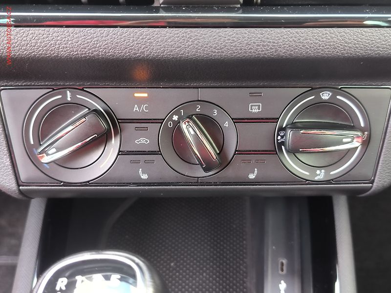 Škoda Scala (2021) 1.0 TSi, 2.maj,ČR, Ambition - fotka 16 z 22