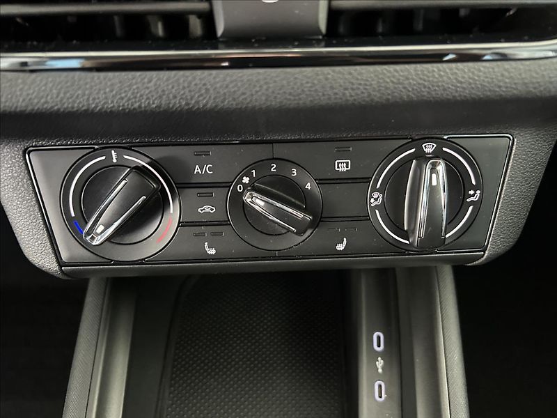 Škoda Scala 1,0   TSI,1.MAJITEL,SERVISKA - fotka 18 z 25