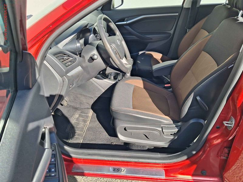 Lada Vesta (2017) 1.6i, 1.maj, AC, TZ, park - fotka 9 z 18