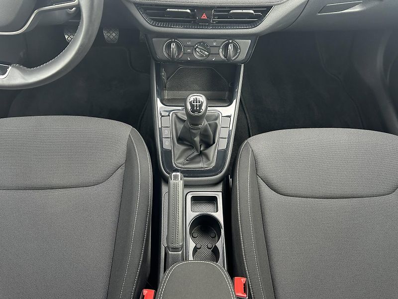 Škoda Fabia Selection 5MP 1,0MPI - fotka 9 z 23