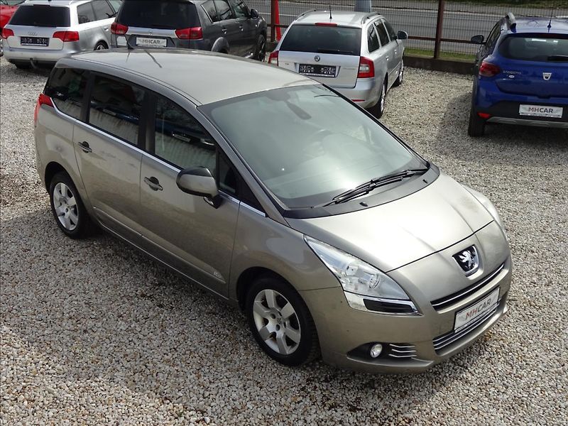 Peugeot 5008 1.6THP 115 kW - fotka 1 z 44
