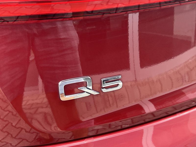 Audi Q5 (2019) 2.0 TDI 4x4 quattro - fotka 13 z 35
