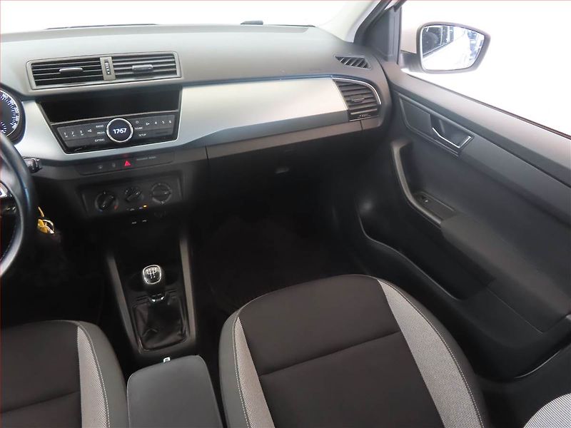 Škoda Fabia (2015) Ambition 1.2 TSI, Tempomat - fotka 8 z 13