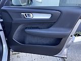 Volvo XC40 B3 FWD // 1. maj // ČR + kola - náhled 13
