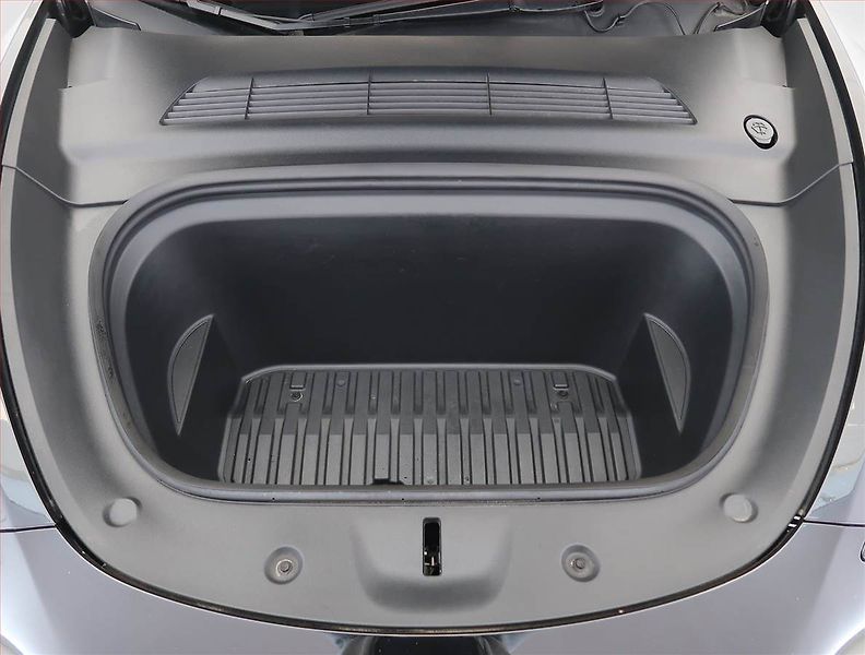 Tesla Model Y (2023) Performance 79kWh, SoH 93% - fotka 15 z 33