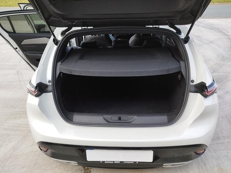 Peugeot 308 GT,PURE TECH 1.2i,96KW, 6900KM - fotka 28 z 36