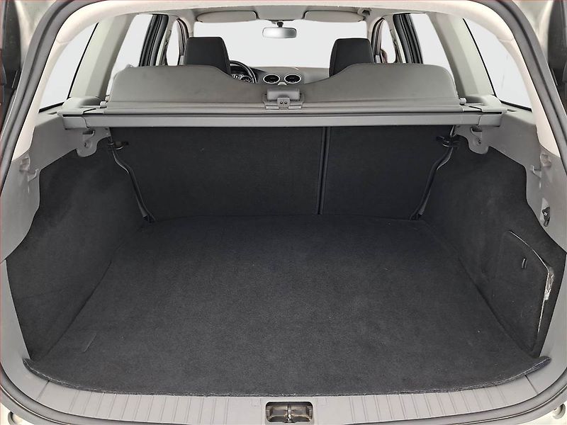 Ford Focus (2010) 1.6 16V - fotka 13 z 15