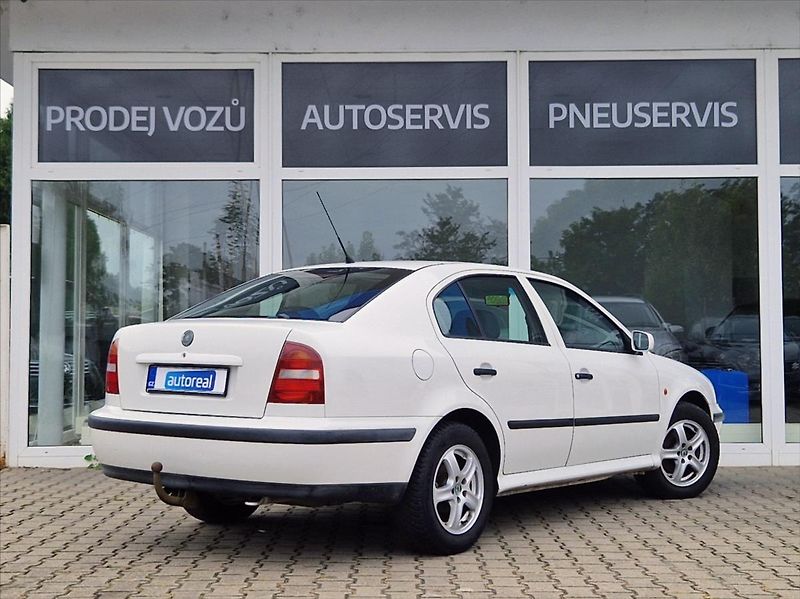 Škoda Octavia 1,8 20V 92kW KLIMA TAŽNÉ ŠÍBR - fotka 5 z 28