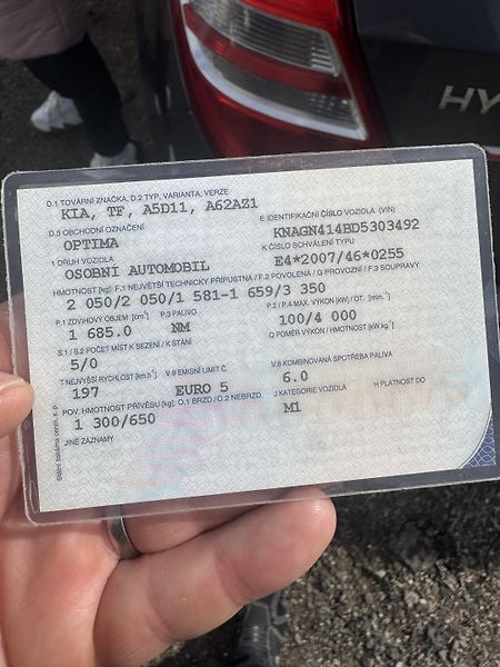 Kia Optima 1,7 CRDi AUTOMAT - fotka 11 z 12