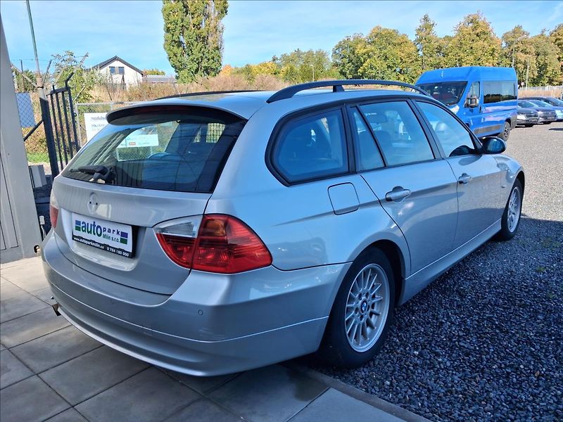BMW Řada 3 2,0 390L - fotka 7 z 13