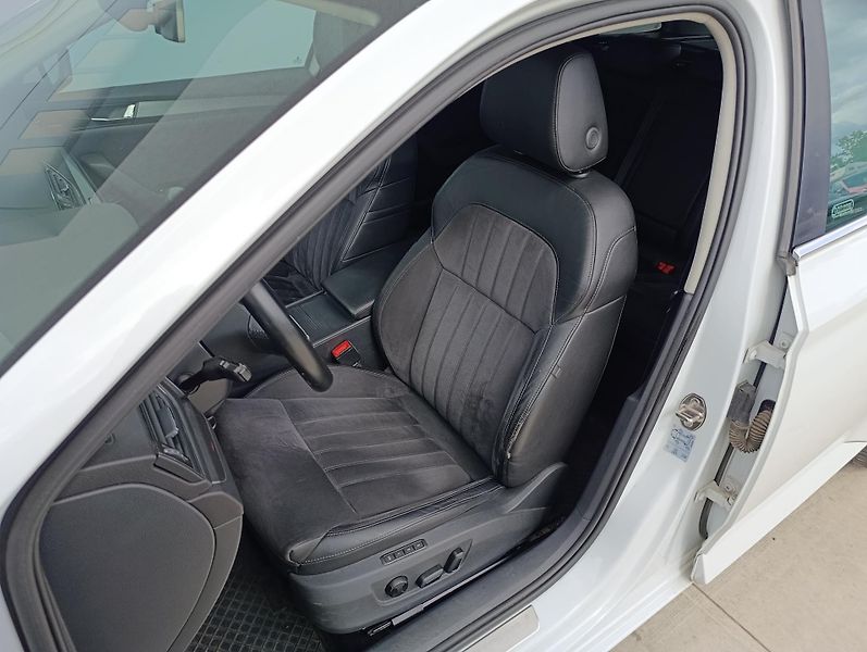 Škoda Superb 2.0TDI 140kW DSG 4X4 STYLE+  - fotka 12 z 34