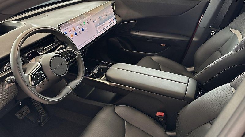 Mazda CX-6e (2026) Takumi černá kůže 19´´ kola - fotka 7 z 14