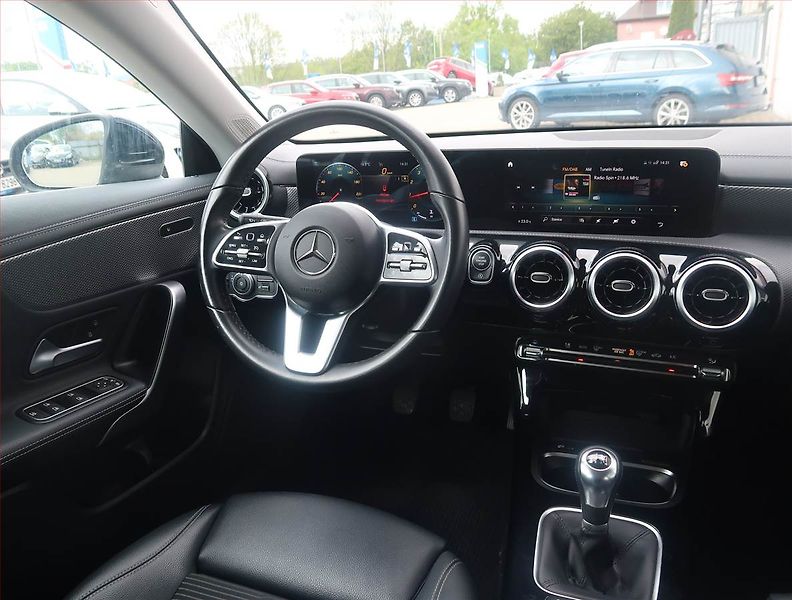 Mercedes-Benz CLA (2020) 180 - fotka 7 z 15