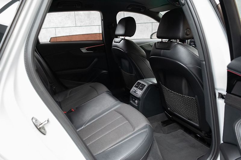 Audi A4 2.0 TDI S-LINE*ACC*TAŽNÉ*DPH* - fotka 14 z 42