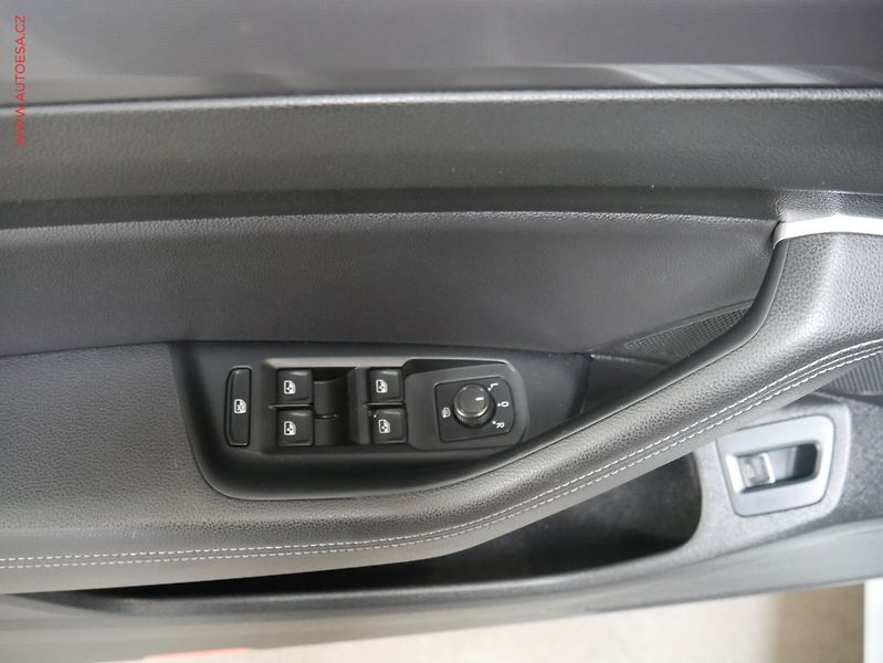 Volkswagen Passat (2015) 2.0TDI 4x4, DSG, navi, bixen - fotka 11 z 21