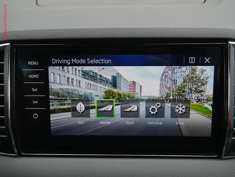Škoda Karoq (2022) 2.0 TDi 4x4, Style, DSG, LED - fotka 23 z 27