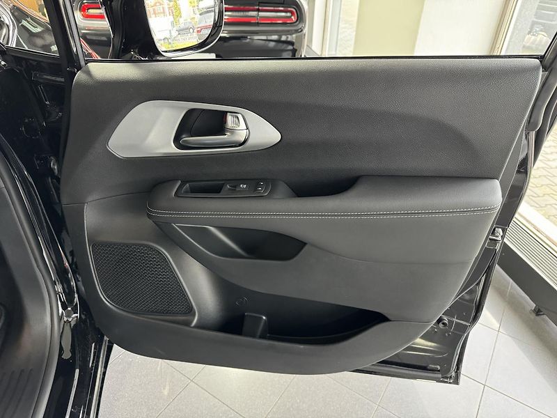 Chrysler Pacifica AWD Touring-L S-Appearance - fotka 16 z 55