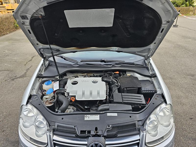 Volkswagen Golf 1.9 TDI 77kW,KLIMA,2x KOLA - fotka 33 z 38