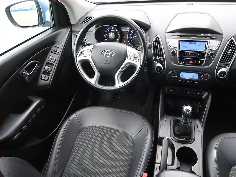 Hyundai ix35 (2012) 2.0 CRDi, 4X4, Tempomat - fotka 7 z 17