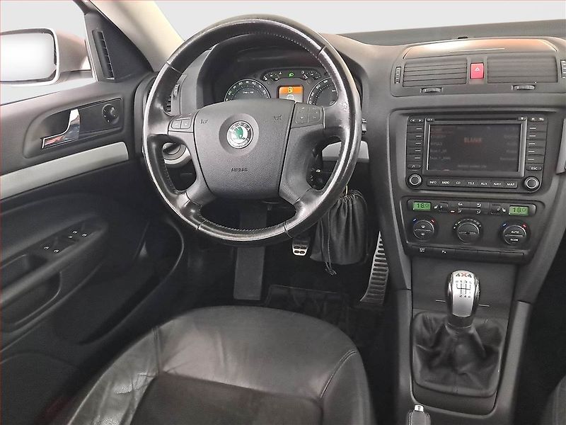 Škoda Octavia (2006) Scout 2.0, 4X4, po STK, Tažné - fotka 7 z 21