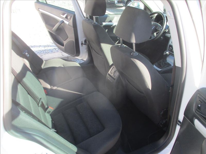 Škoda Octavia 1,4 TSi, Navi,aut.klima,servis - fotka 12 z 45