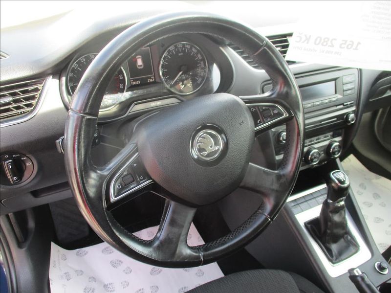Škoda Octavia 1,6 TDI, Eleg, ZAMLUVENA - fotka 15 z 32