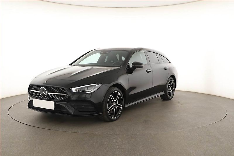 Mercedes-Benz CLA (2023) AMG Paket 250 e - fotka 2 z 29