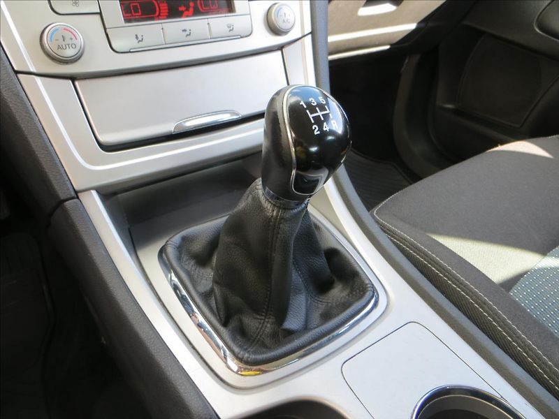 Ford Mondeo 1,8 TDCi 92kW Trend - fotka 13 z 19