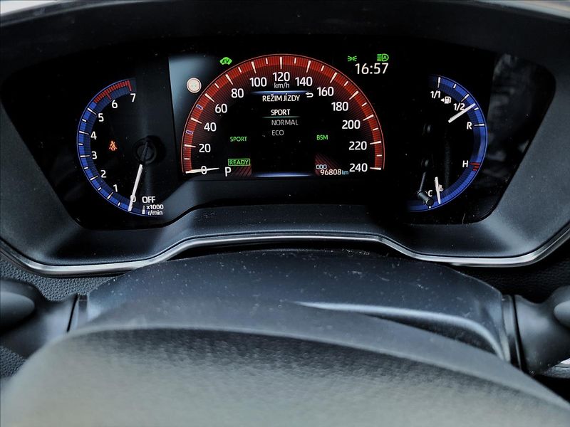 Toyota Corolla 1,8 Již není k dispozici - fotka 30 z 50