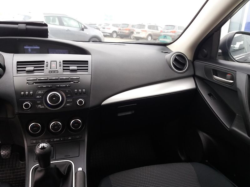 Mazda 3 1.6i,77kW,VÝHŘEV.SEDA+ČEL.SKLO - fotka 9 z 23
