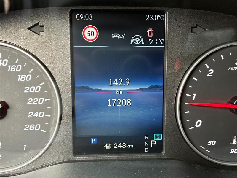 Mercedes-Benz Vito 2,0 119 CDI / Tourer Select / - fotka 10 z 20