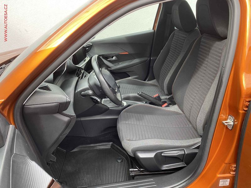 Peugeot 2008 (2021) 1.2 PT, 1.maj,ČR, Active, LED - fotka 9 z 17
