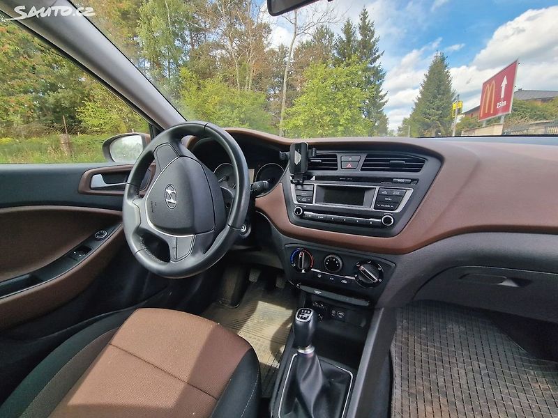 Hyundai i20 KUP CZ,KRÁSNÁ,1.MAJITEL,KOMISE - fotka 12 z 15