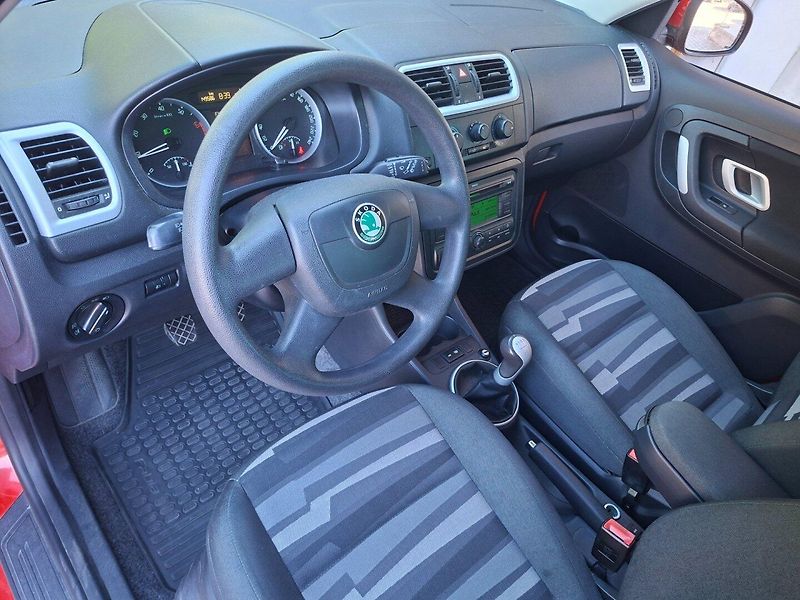 Škoda Fabia (2010) 1.2i 51kW -NEHAV.-SERVISOVÁNO! - fotka 14 z 33