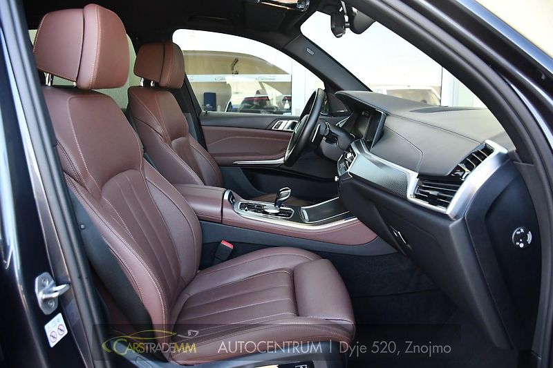 BMW X5 M50D LASER H/K HEAD-UP  - fotka 16 z 67