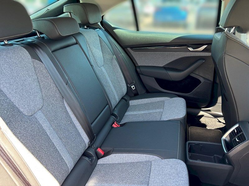Škoda Octavia (2024) Top Selection 1.5 TSI DSG M-HE - fotka 34 z 34